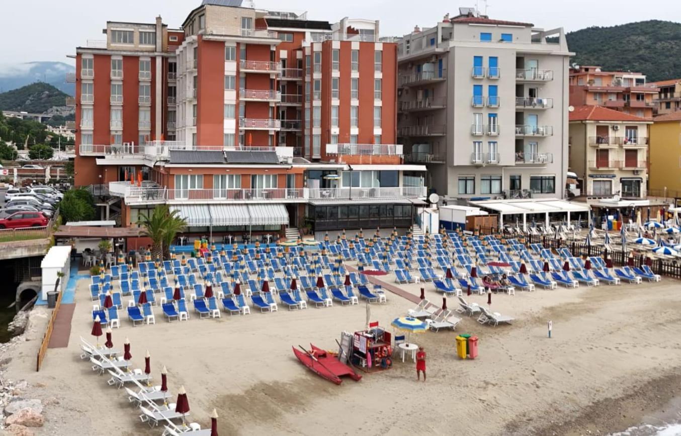 Hotel & Residence Stella Maris Pietra Ligure Ngoại thất bức ảnh