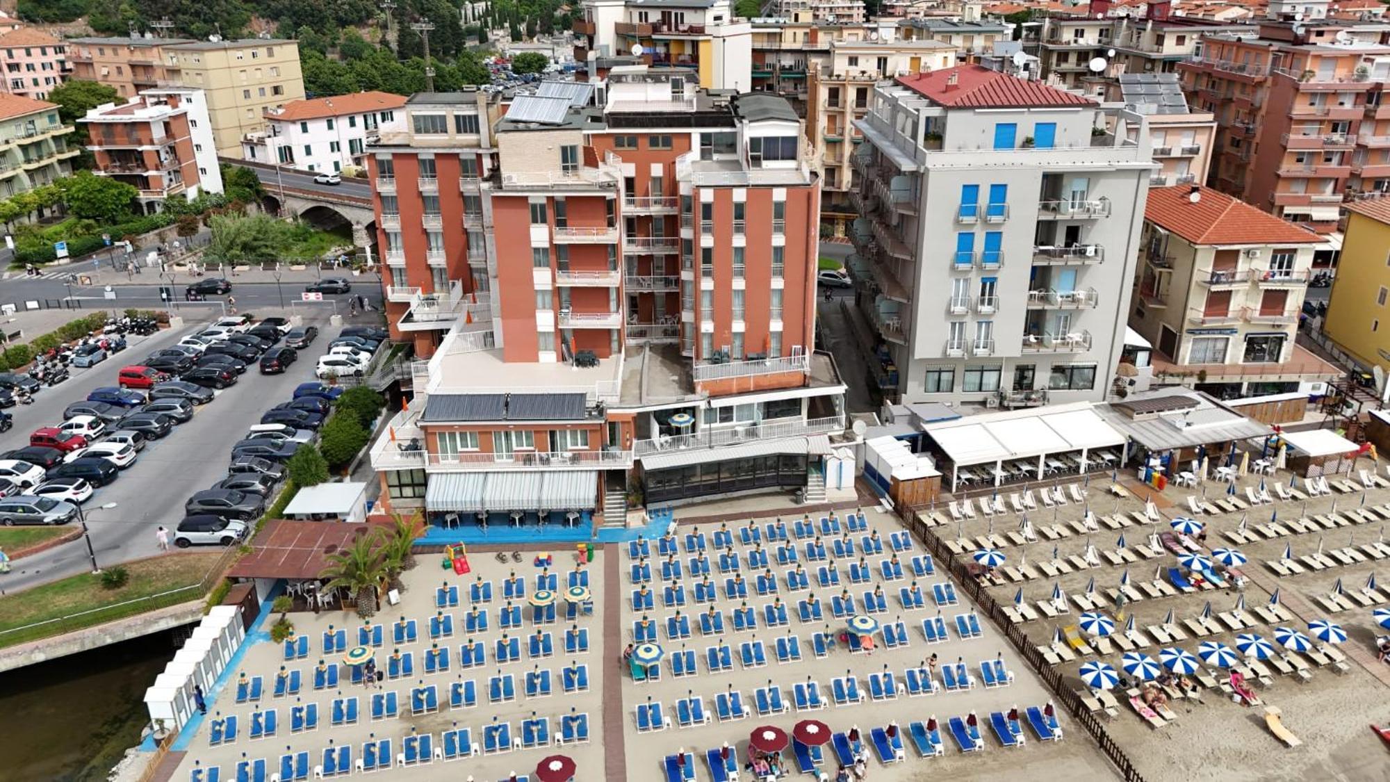Hotel & Residence Stella Maris Pietra Ligure Ngoại thất bức ảnh