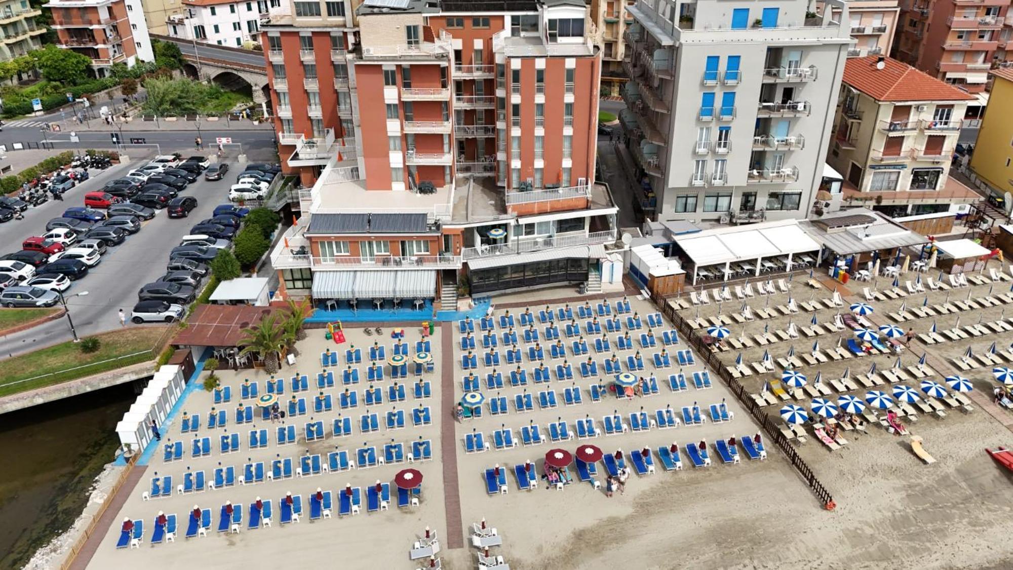 Hotel & Residence Stella Maris Pietra Ligure Ngoại thất bức ảnh